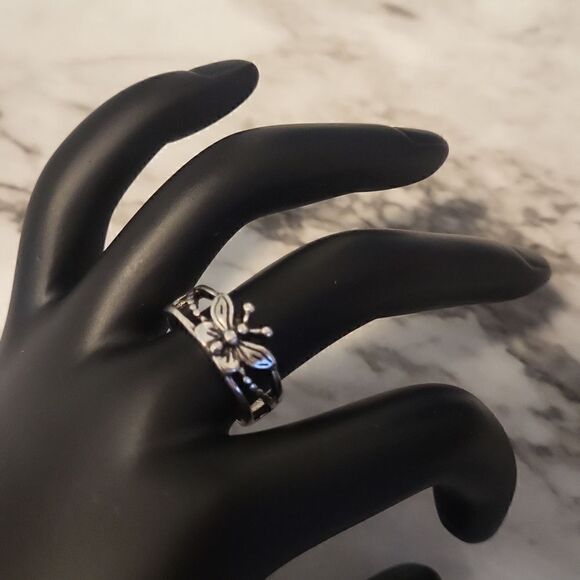 Silvery Butterfly Ring Size 7 - Picture 9 of 10